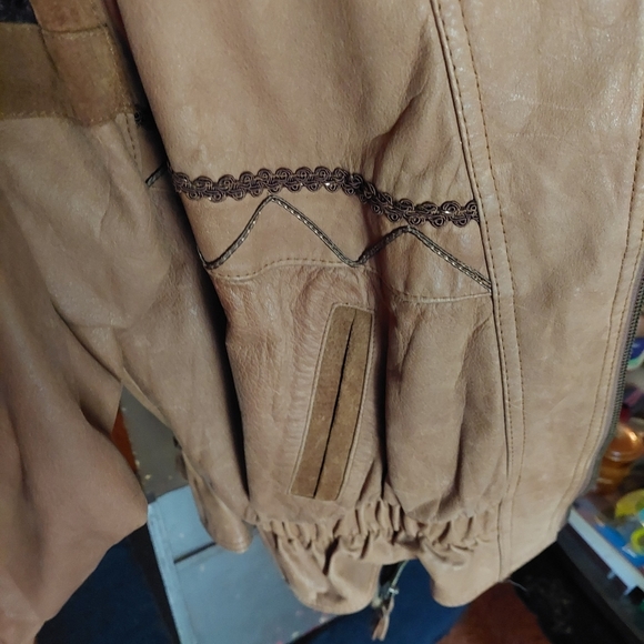 Vintage* B B Dakota Leather Jacket (Large) - Picture 4 of 16